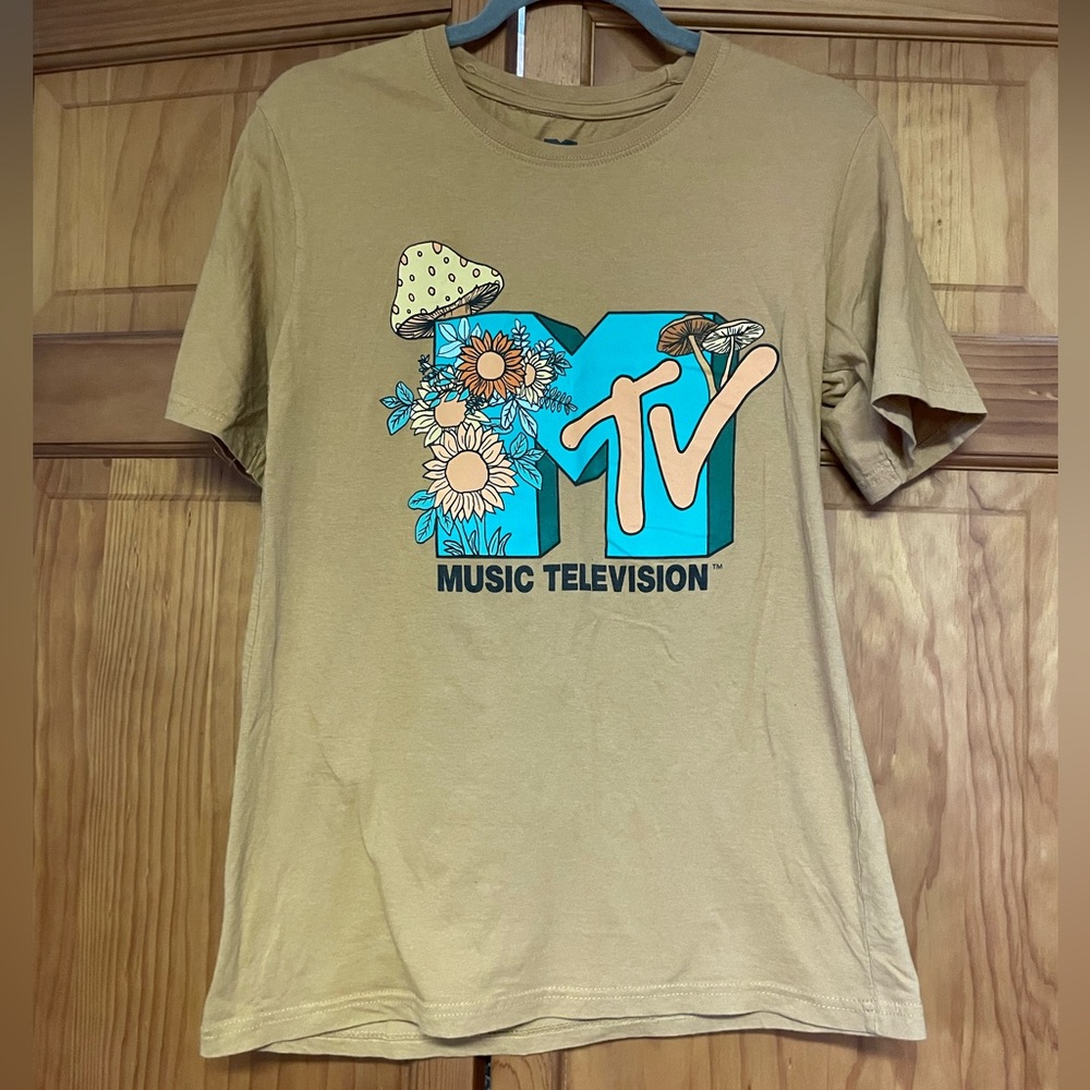 Woman’s graphic tee